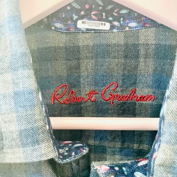 Robert Graham Blue and Grey Plaid Button Down in Size L - Picture 3 of 4